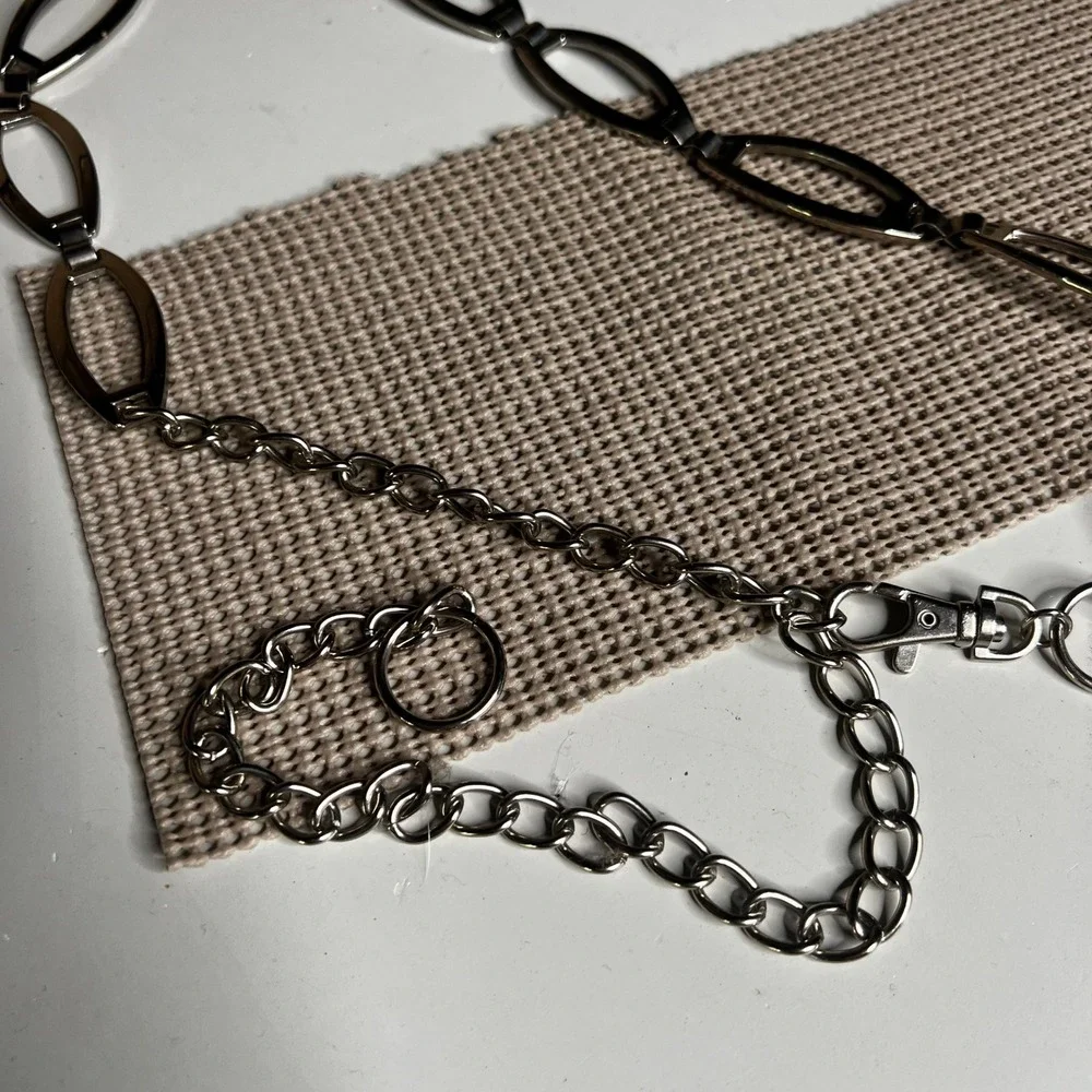 Unbranded silver tone